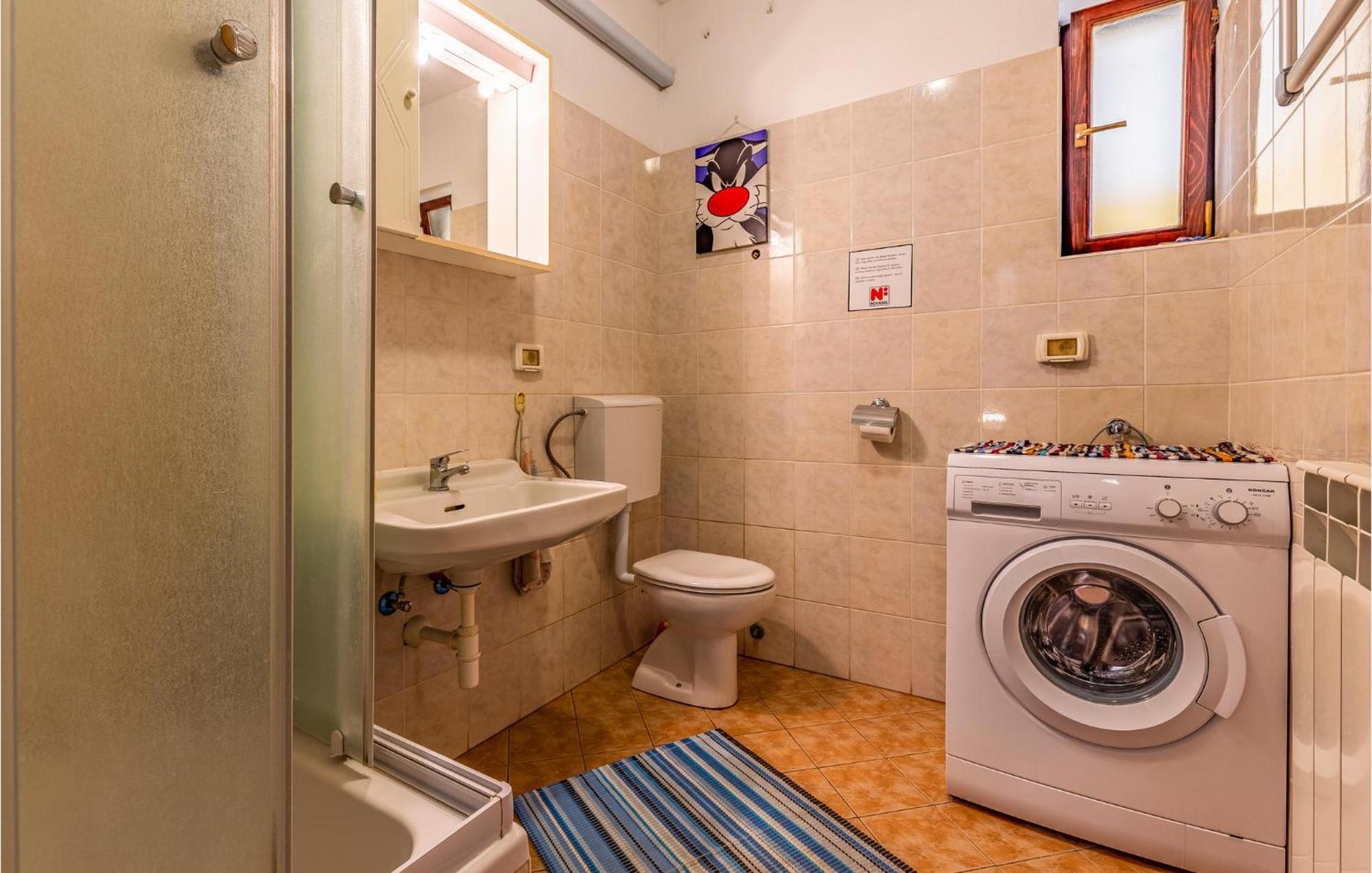 Gorgeous Apartment In Pula With Kitchen Екстериор снимка
