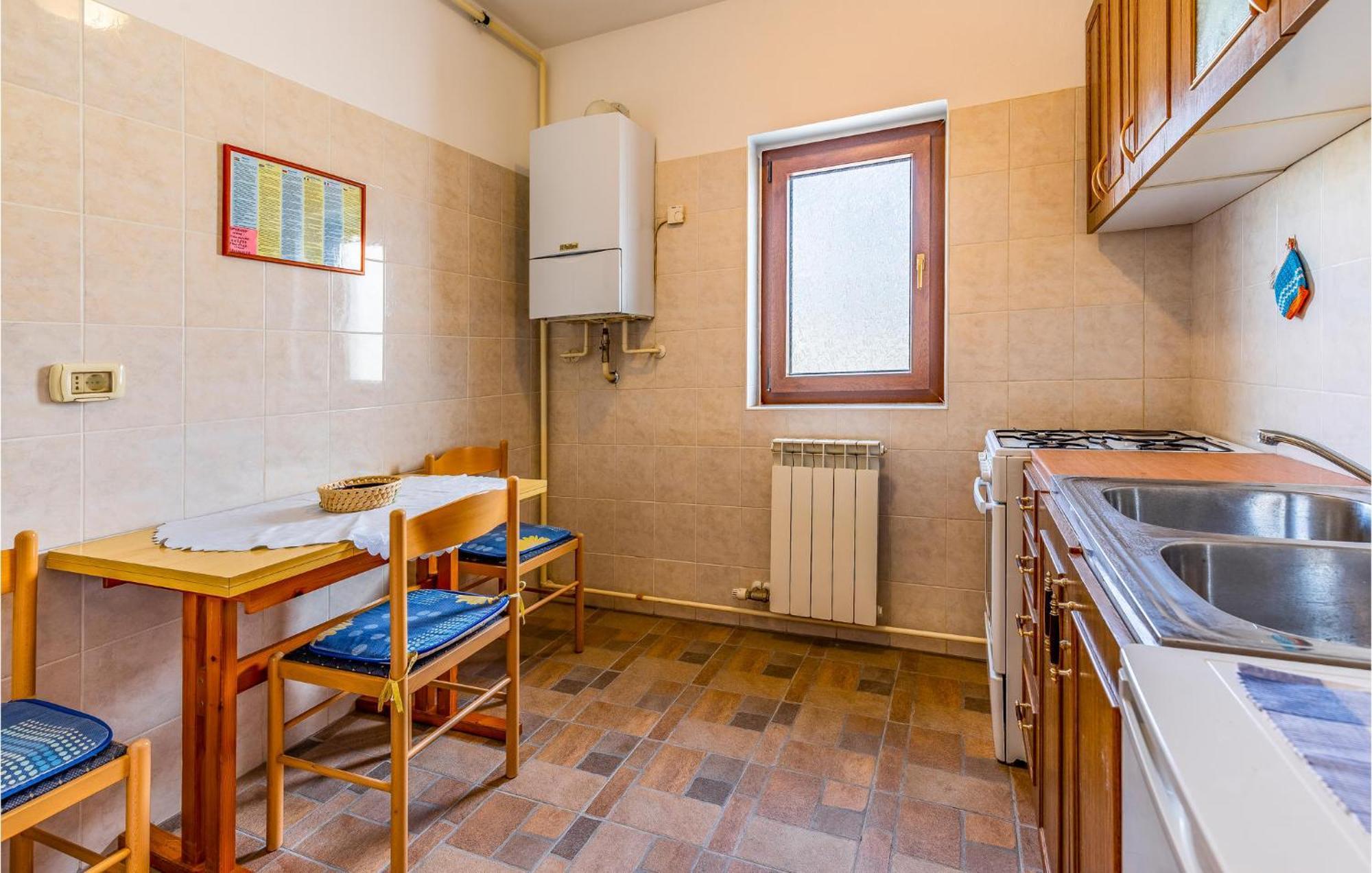 Gorgeous Apartment In Pula With Kitchen Екстериор снимка