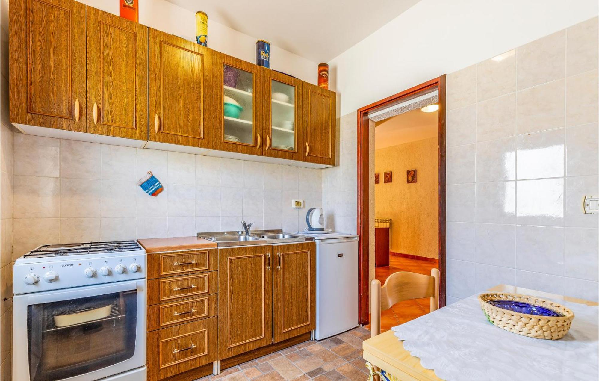 Gorgeous Apartment In Pula With Kitchen Екстериор снимка