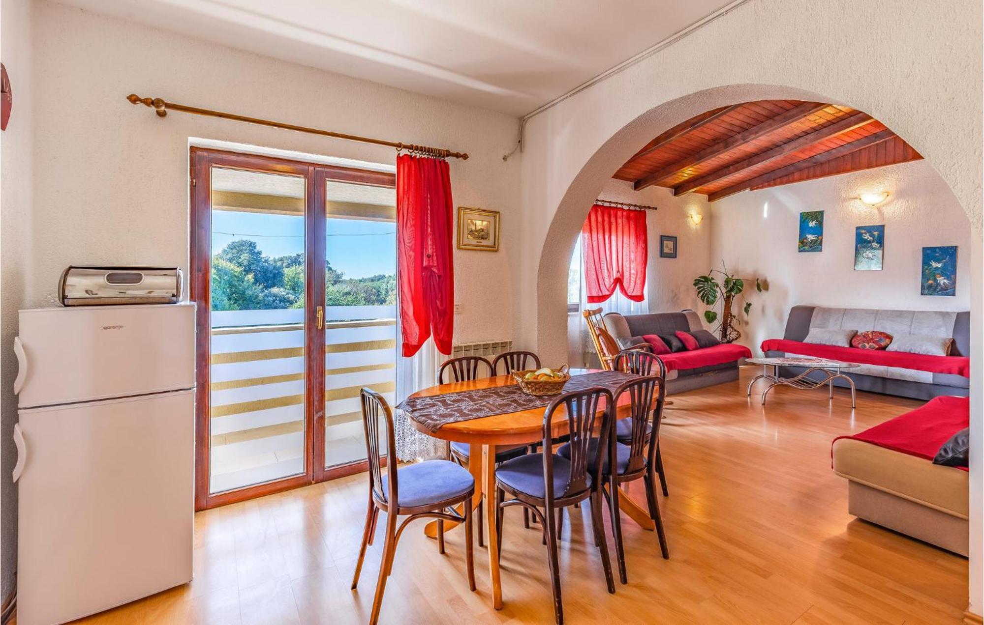Gorgeous Apartment In Pula With Kitchen Екстериор снимка