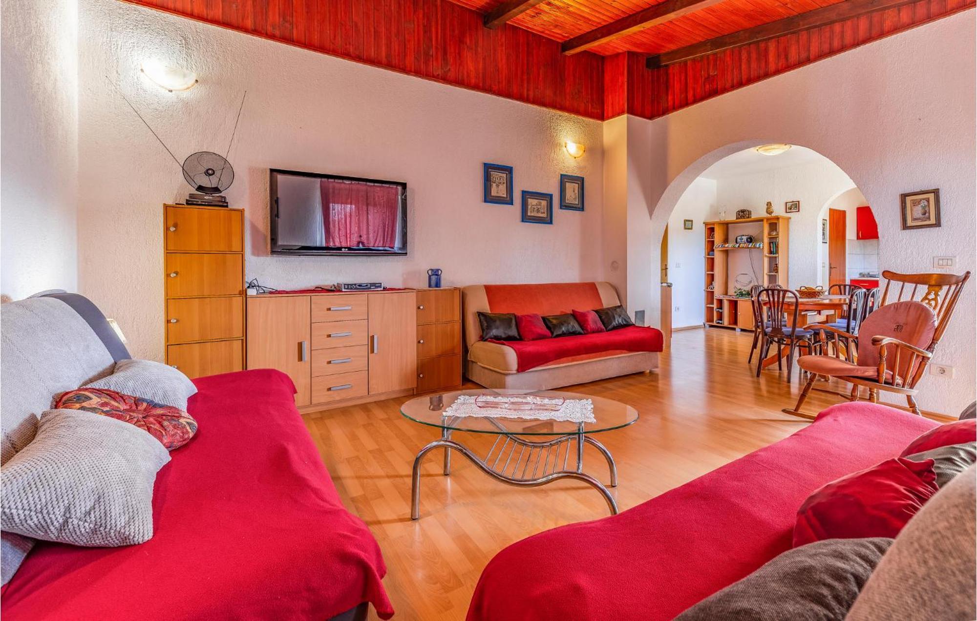 Gorgeous Apartment In Pula With Kitchen Екстериор снимка