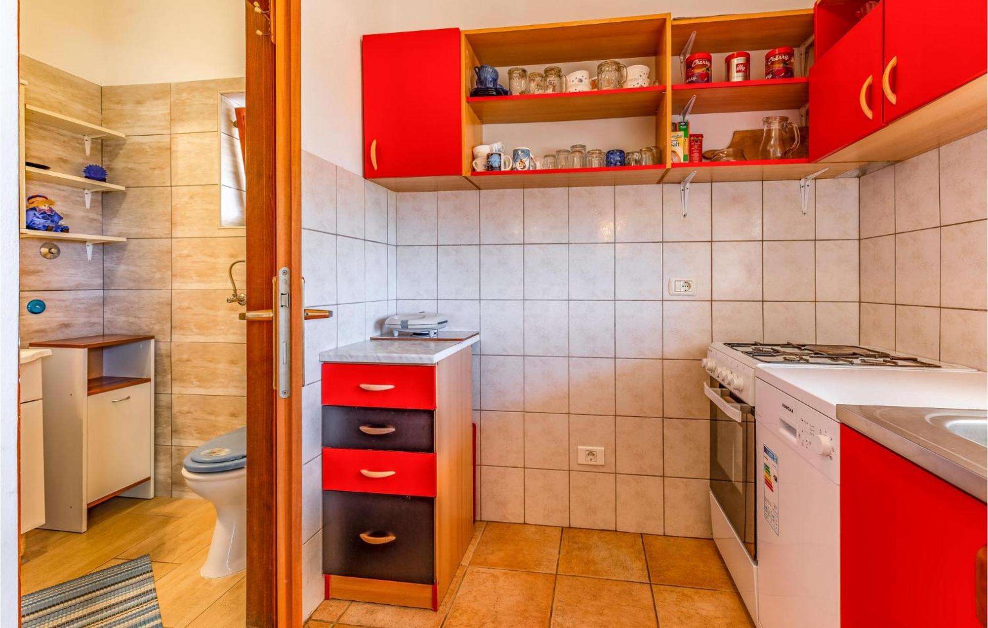 Gorgeous Apartment In Pula With Kitchen Екстериор снимка
