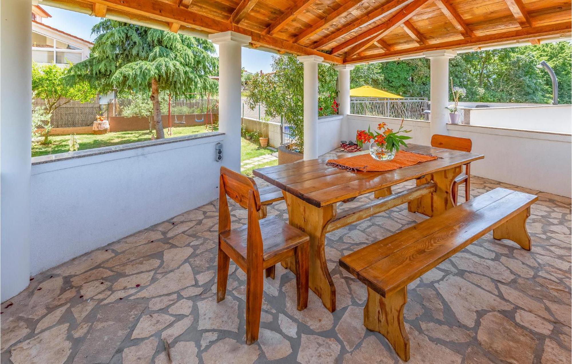 Gorgeous Apartment In Pula With Kitchen Екстериор снимка