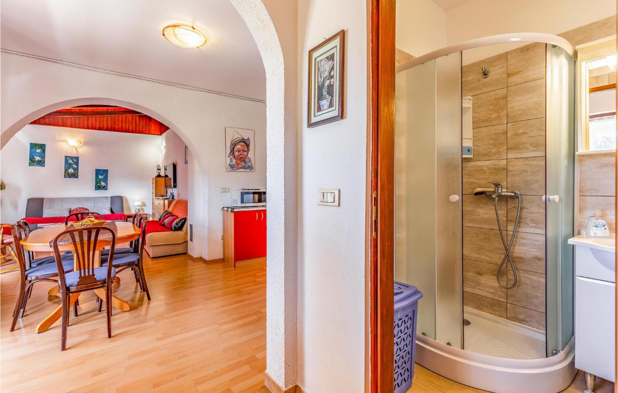 Gorgeous Apartment In Pula With Kitchen Екстериор снимка