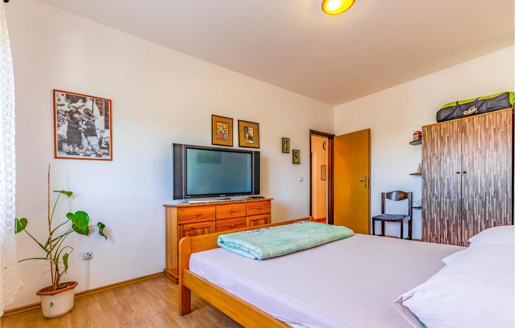 Gorgeous Apartment In Pula With Kitchen Екстериор снимка